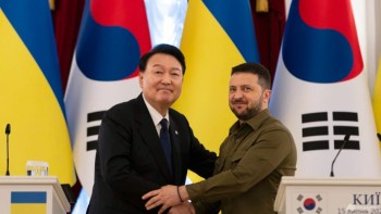 South Korea's Yoon pledges more military supplies, aid to Ukraine