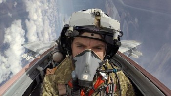 Ukraine war: Fighter ace and two other pilots killed in mid-air crash