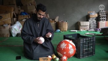 Global conflicts lead to drop in demand for handmade festive items from Kashmir