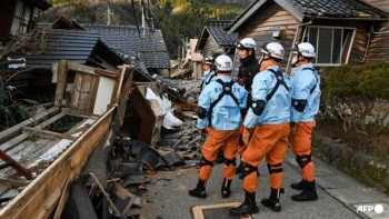 Japan quake toll rises to 62 as weather hampers rescuers